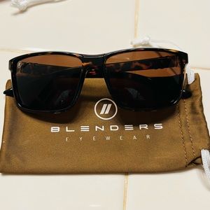 *NWOT* Blenders Eyewear Arizona Jax Mesa sunglasses.